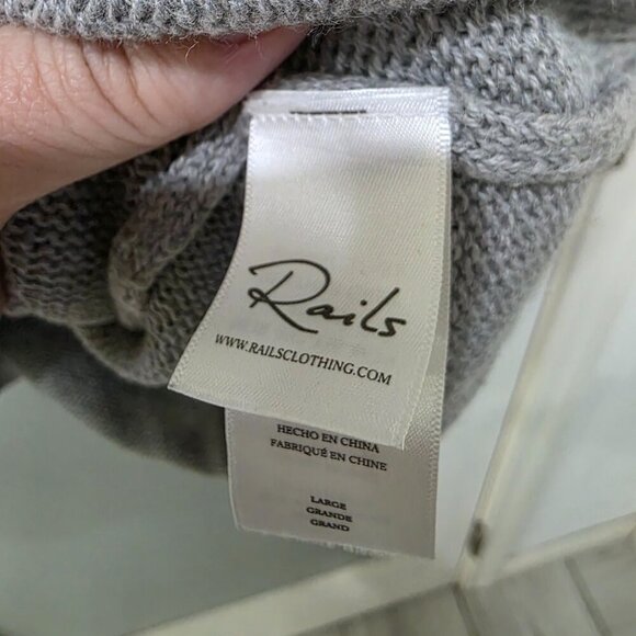 Rails Womens Crewneck Star Print Sweater Gray Size L Soft Knit Lightweight - Picture 4 of 10